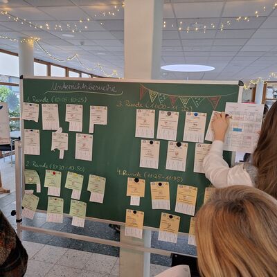 Bild vergr&ouml;&szlig;ern: 202_12_03 Steinweg-Schule Tag der offenen T&uuml;r und Nikolausfest