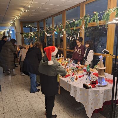Bild vergr&ouml;&szlig;ern: 202_12_03 Steinweg-Schule Tag der offenen T&uuml;r und Nikolausfest