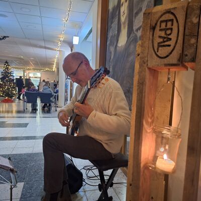 Bild vergr&ouml;&szlig;ern: 202_12_03 Steinweg-Schule Tag der offenen T&uuml;r und Nikolausfest