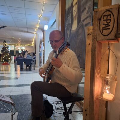 Bild vergr&ouml;&szlig;ern: 202_12_03 Steinweg-Schule Tag der offenen T&uuml;r und Nikolausfest