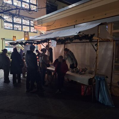 Bild vergr&ouml;&szlig;ern: 202_12_03 Steinweg-Schule Tag der offenen T&uuml;r und Nikolausfest