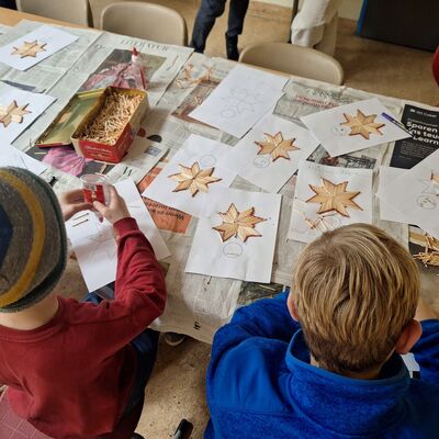 Bild vergr&ouml;&szlig;ern: 202_12_03 Steinweg-Schule Tag der offenen T&uuml;r und Nikolausfest