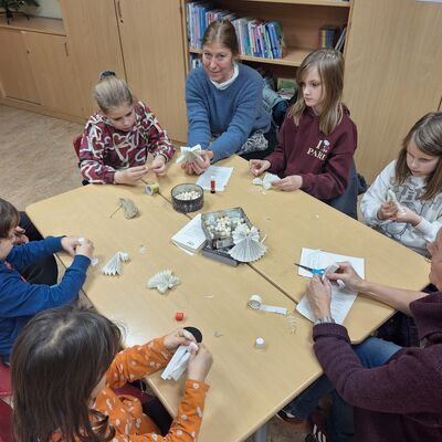 Bild vergr&ouml;&szlig;ern: 202_12_03 Steinweg-Schule Tag der offenen T&uuml;r und Nikolausfest