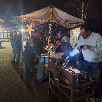 Bild vergr&ouml;&szlig;ern: 202_12_03 Steinweg-Schule Tag der offenen T&uuml;r und Nikolausfest