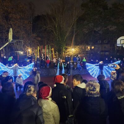 Bild vergr&ouml;&szlig;ern: 202_12_03 Steinweg-Schule Tag der offenen T&uuml;r und Nikolausfest