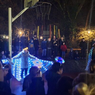 Bild vergr&ouml;&szlig;ern: 202_12_03 Steinweg-Schule Tag der offenen T&uuml;r und Nikolausfest
