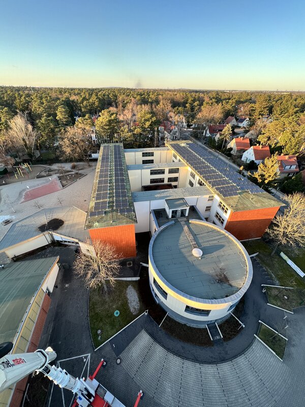 Bild vergr&ouml;&szlig;ern: 2022_03_07 Steinweg-Schule-von-oben-Luftbilder