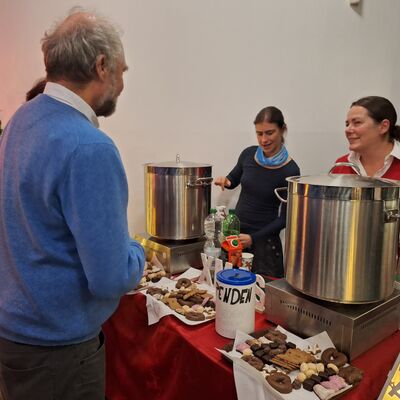 Bild vergr&ouml;&szlig;ern: 2025_12_19 Steinweg-Schule Mitsingkonzert Humperdinx Blasorchester