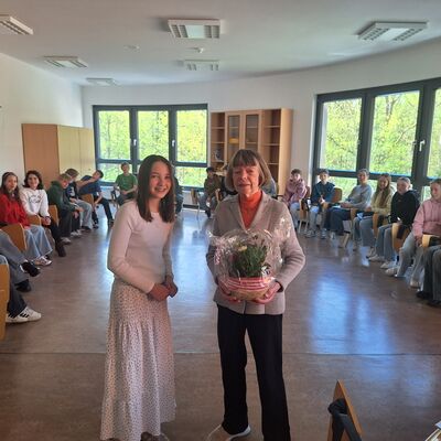 Bild vergr&ouml;&szlig;ern: 2026_04_24 Steinweg-Schule Zeitzeuginnengespr&auml;ch Helga Schulze