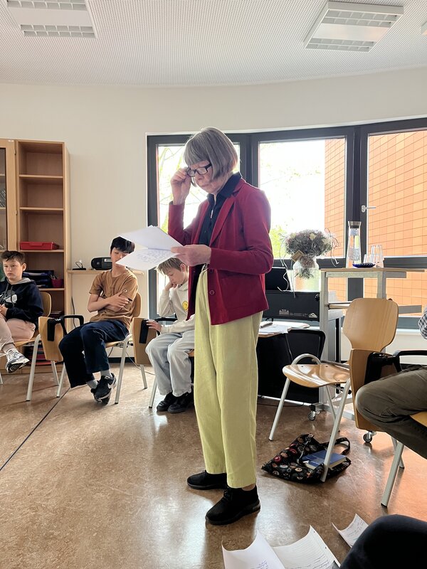 Bild vergr&ouml;&szlig;ern: 2026_04_24 Steinweg-Schule Zeitzeuginnengespr�ch Helga Schulze