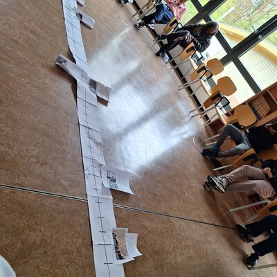 Bild vergr&ouml;&szlig;ern: 2026_04_24 Steinweg-Schule Zeitzeuginnengespr&auml;ch Helga Schulze