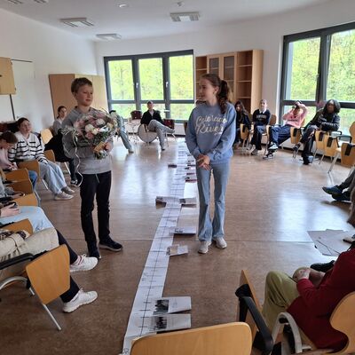 Bild vergr&ouml;&szlig;ern: 2026_04_24 Steinweg-Schule Zeitzeuginnengespr&auml;ch Helga Schulze