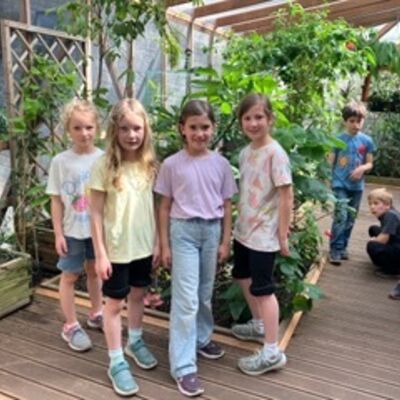 Bild vergr&ouml;&szlig;ern: 2026 Steinweg-Schule Klasse 2a Biosph&auml;re