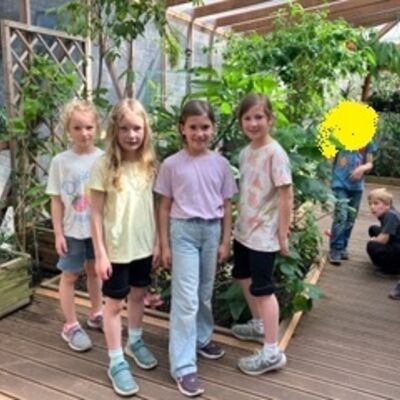 Bild vergr&ouml;&szlig;ern: 2026 Steinweg-Schule Klasse 2a Biosph&auml;re