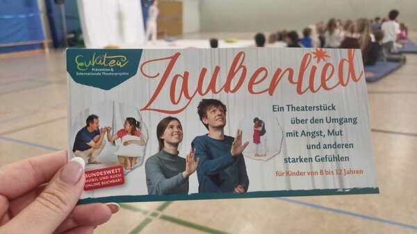 Bild vergr&ouml;&szlig;ern: 2026_10_01 Steinweg-Schule Eukitea Theater Zauberlied