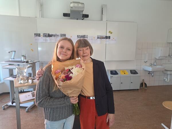 Bild vergr&ouml;&szlig;ern: 2025 Steinweg-Schule-Zeitzeugengespr&auml;ch-Helga-Schulze (18)