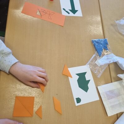 Bild vergr&ouml;&szlig;ern: 2025_03_20 Steinweg-Schule Matheprojekttag