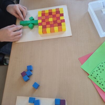 Bild vergr&ouml;&szlig;ern: 2025_03_20 Steinweg-Schule Matheprojekttag