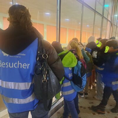 Bild vergr&ouml;&szlig;ern: 2025_01_08 Steinweg-Schule Klasse 4b  Wasserwerk Beelitzhof (1)