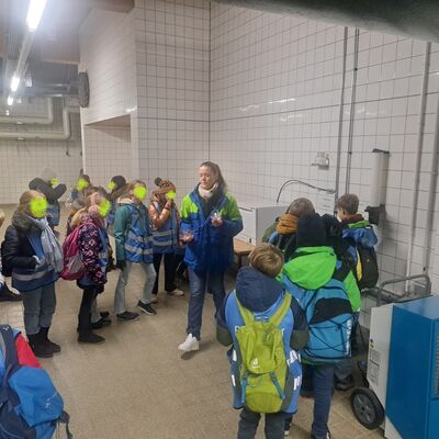 Bild vergr&ouml;&szlig;ern: 2025_01_08 Steinweg-Schule Klasse 4b  Wasserwerk Beelitzhof (1)